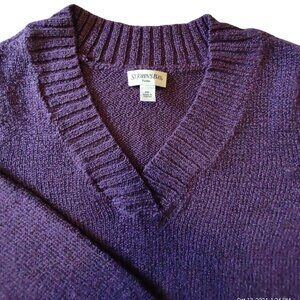 St. John's Bay V-neck Purple Long-sleeved Sweater Size Medium Petite